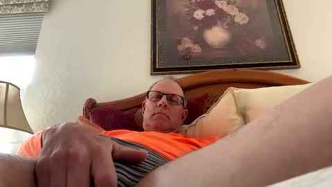 Snapshot of camperjay chatting on November 21, 10:19 pm james online show from November 21, 10:19 pm