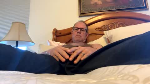 Snapshot of camperjay chatting on December 1, 10:04 pm james online show from December 1, 10:04 pm