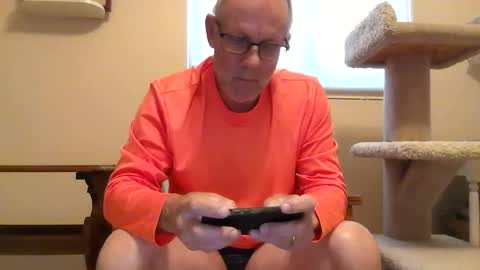 Snapshot of camperjay chatting on January 15, 9:07 pm james online show from January 15, 9:07 pm