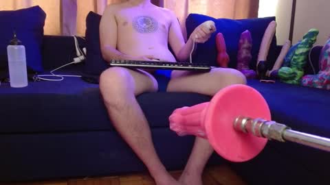 Snapshot of camzlut4u chatting on February 22, 7:58 pm mark the Slut online show from February 22, 7:58 pm