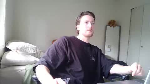 Snapshot of canadianstud18 chatting on January 30, 6:00 pm Devon online show from January 30, 6:00 pm