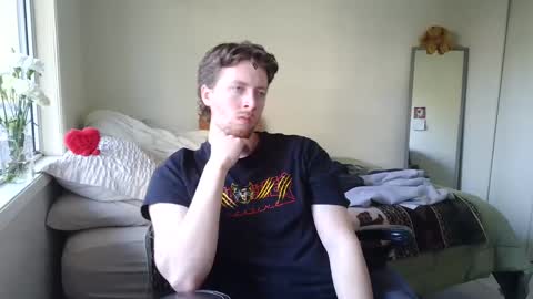 Snapshot of canadianstud18 chatting on February 12, 7:45 pm Devon online show from February 12, 7:45 pm