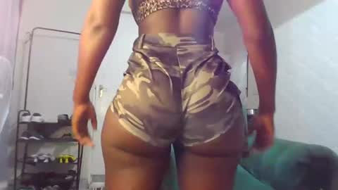 Snapshot of canah2003 chatting on February 9, 7:27 am Canah online show from February 9, 7:27 am