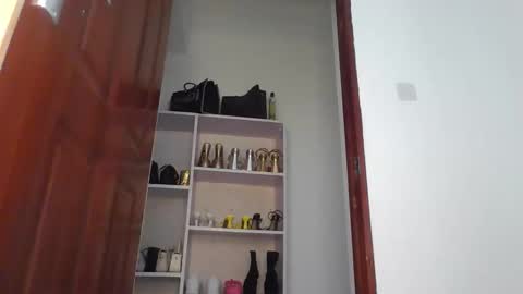 Snapshot of canah2003 chatting on September 25, 4:49 am Canah online show from September 25, 4:49 am