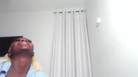 Snapshot of canah2003 chatting on December 3, 8:51 pm Canah online show from December 3, 8:51 pm