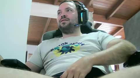 canarion online show from February 9, 1:04 pm