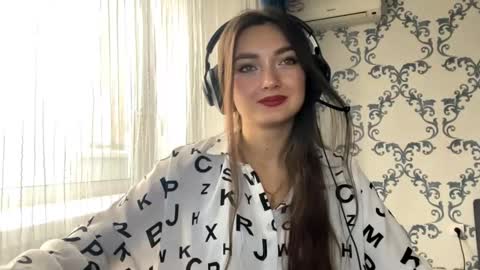 Snapshot of cancychill chatting on November 6, 8:04 am Kate online show from November 6, 8:04 am