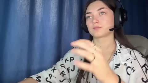 Snapshot of cancychill chatting on December 15, 6:06 am Kate online show from December 15, 6:06 am