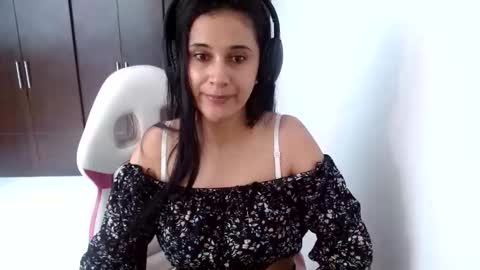 Carolina online show from May 15, 7:43 pm