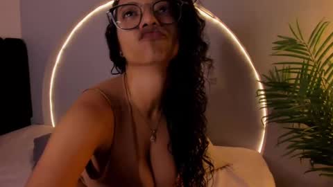 Snapshot of candela_cool chatting on March 11, 12:06 pm Candela online show from March 11, 12:06 pm