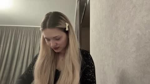 candelariahile online show from March 4, 2:45 pm