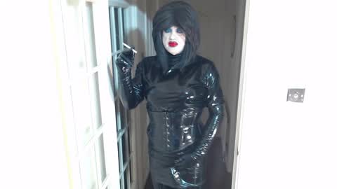 candi smokes online show from December 13, 7:21 pm