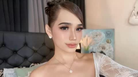 Snapshot of candicewilson chatting on October 19, 8:15 am CandiceWilson online show from October 19, 8:15 am