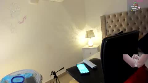 Snapshot of candiegilson__ chatting on October 30, 11:11 am Candie online show from October 30, 11:11 am