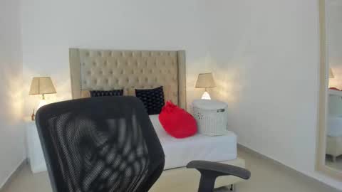 Snapshot of candiegilson__ chatting on November 23, 11:21 am Candie online show from November 23, 11:21 am