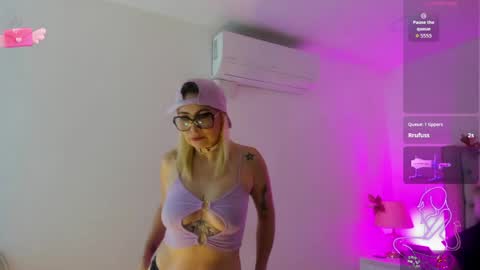 Candie  online show from April 28, 12:43 pm