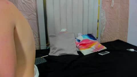 Snapshot of candise_oconnor chatting on November 19, 7:36 pm candise online show from November 19, 7:36 pm