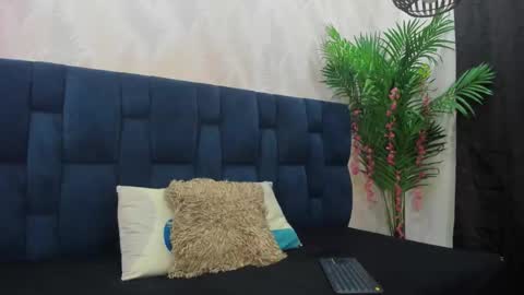 Snapshot of candise_oconnor chatting on November 28, 10:34 pm candise online show from November 28, 10:34 pm