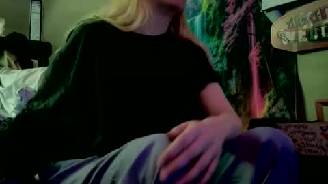 Candi online show from March 17, 4:54 pm