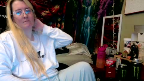 Candi online show from July 3, 8:48 pm