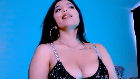 candy  online show from May 8, 11:48 am