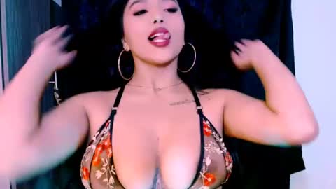 Snapshot of candy__beauty1 chatting on June 10, 2:49 pm candy online show from June 10, 2:49 pm