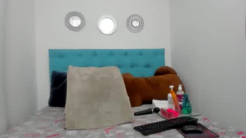 Snapshot of candy_big_tits18 chatting on November 19, 11:38 pm candy_big_tits18 online show from November 19, 11:38 pm