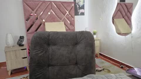 Im ChloeJoin The Fan Club online show from July 14, 3:22 am