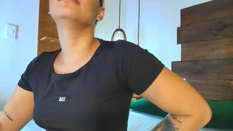 Jolie online show from March 12, 8:15 pm