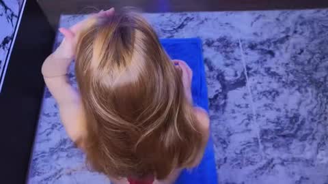 Snapshot of candy_flosse chatting on October 29, 8:27 am candy_flosse online show from October 29, 8:27 am