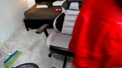 Snapshot of candy_hairy chatting on January 31, 10:20 am candy online show from January 31, 10:20 am