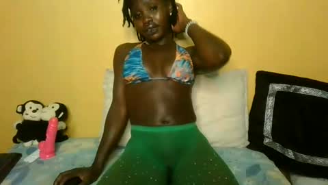 Snapshot of candy_hun chatting on July 2, 9:32 pm candy_hun online show from July 2, 9:32 pm