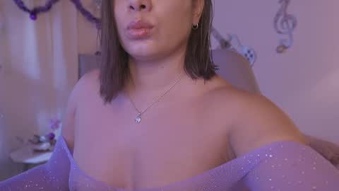 Snapshot of candy_li29 chatting on November 23, 3:06 am Jamie online show from November 23, 3:06 am