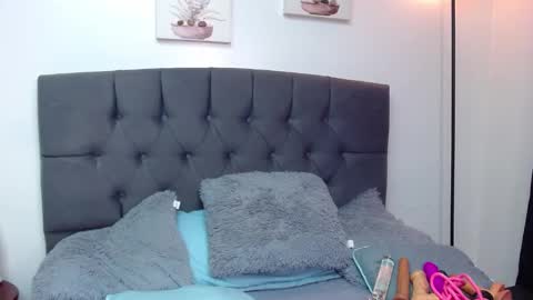 Snapshot of candy_lux_ chatting on September 19, 9:37 pm Candy online show from September 19, 9:37 pm