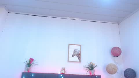 Snapshot of candy_lux_ chatting on February 22, 4:38 pm Candy online show from February 22, 4:38 pm