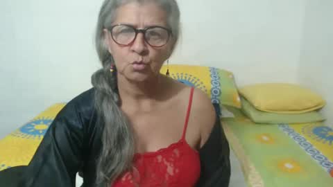 Snapshot of candy_mature_ chatting on February 5, 9:25 am candy online show from February 5, 9:25 am