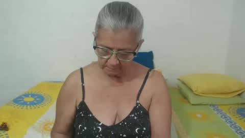 Snapshot of candy_mature_ chatting on February 5, 9:07 pm candy online show from February 5, 9:07 pm