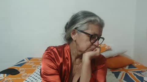 Snapshot of candy_mature_ chatting on February 14, 2:18 am candy online show from February 14, 2:18 am