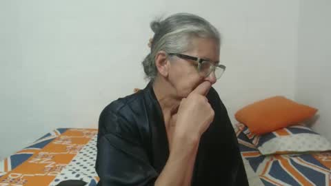 Snapshot of candy_mature_ chatting on February 15, 9:04 pm candy online show from February 15, 9:04 pm