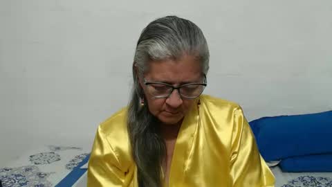 Snapshot of candy_mature_ chatting on November 22, 12:20 am candy online show from November 22, 12:20 am