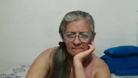 Snapshot of candy_mature_ chatting on November 23, 12:49 pm candy online show from November 23, 12:49 pm