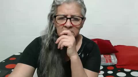 Snapshot of candy_mature_ chatting on November 28, 11:13 am candy online show from November 28, 11:13 am