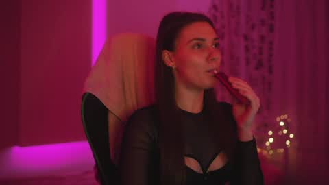 Candy online show from April 3, 10:52 pm