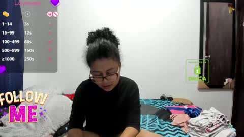 candy_val online show from April 18, 6:06 am