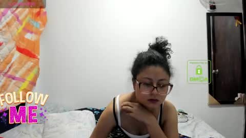 Snapshot of candy_val chatting on May 24, 5:34 am candy_val online show from May 24, 5:34 am