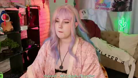 Snapshot of candy_yeahh chatting on June 20, 1:19 am Mary online show from June 20, 1:19 am