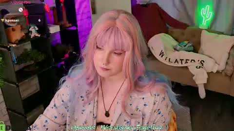 Snapshot of candy_yeahh chatting on June 22, 3:25 am Mary online show from June 22, 3:25 am