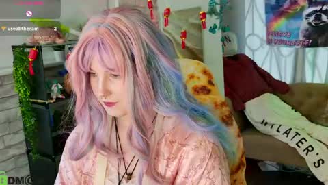 Snapshot of candy_yeahh chatting on July 3, 1:12 am Mary online show from July 3, 1:12 am