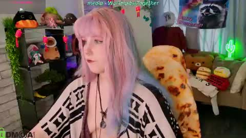 Snapshot of candy_yeahh chatting on July 21, 1:08 am Mary online show from July 21, 1:08 am