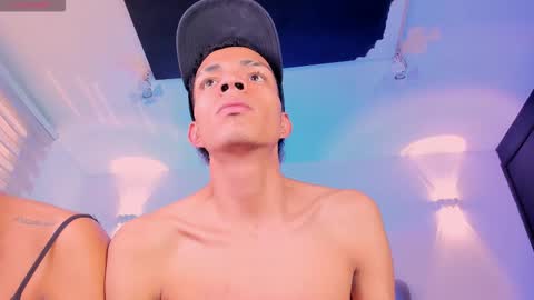 Snapshot of candyandmarilyn chatting on November 21, 10:30 pm and MarilynHot online show from November 21, 10:30 pm